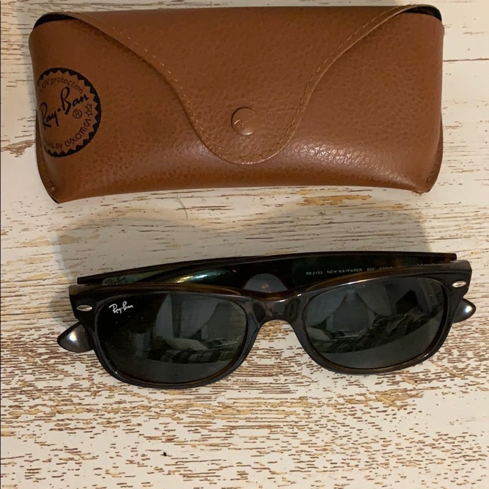 New Wayfarer tortoise Ray Ban sunglasses
